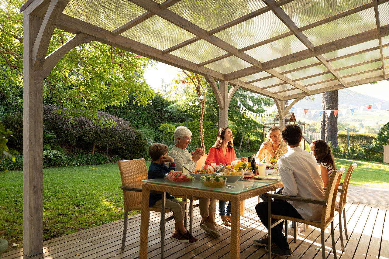 Best Polycarbonate Sheets for Lean-To Roofs (Complete Buyer’s Guide)