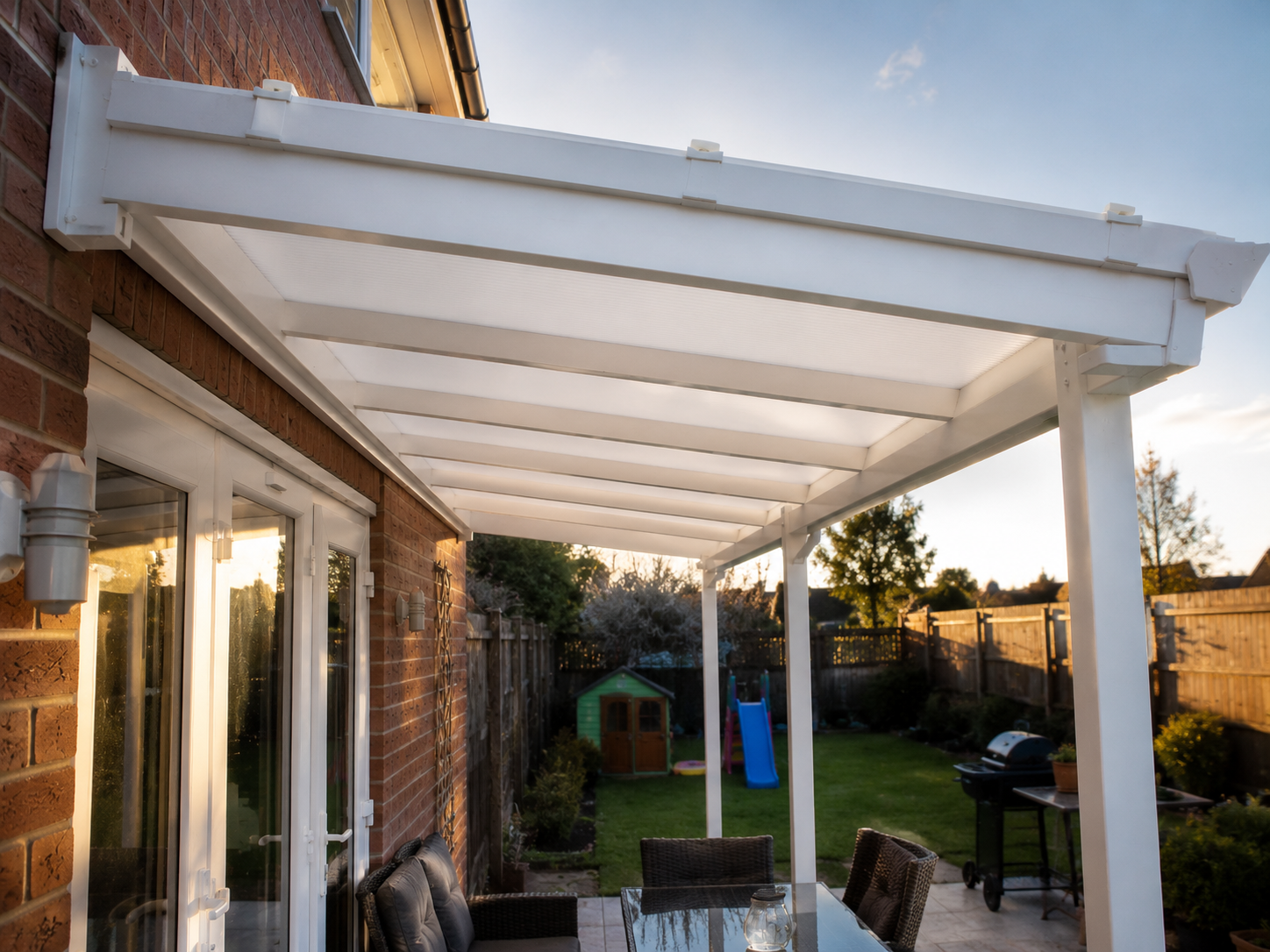 Acrylic vs Polycarbonate Sheets